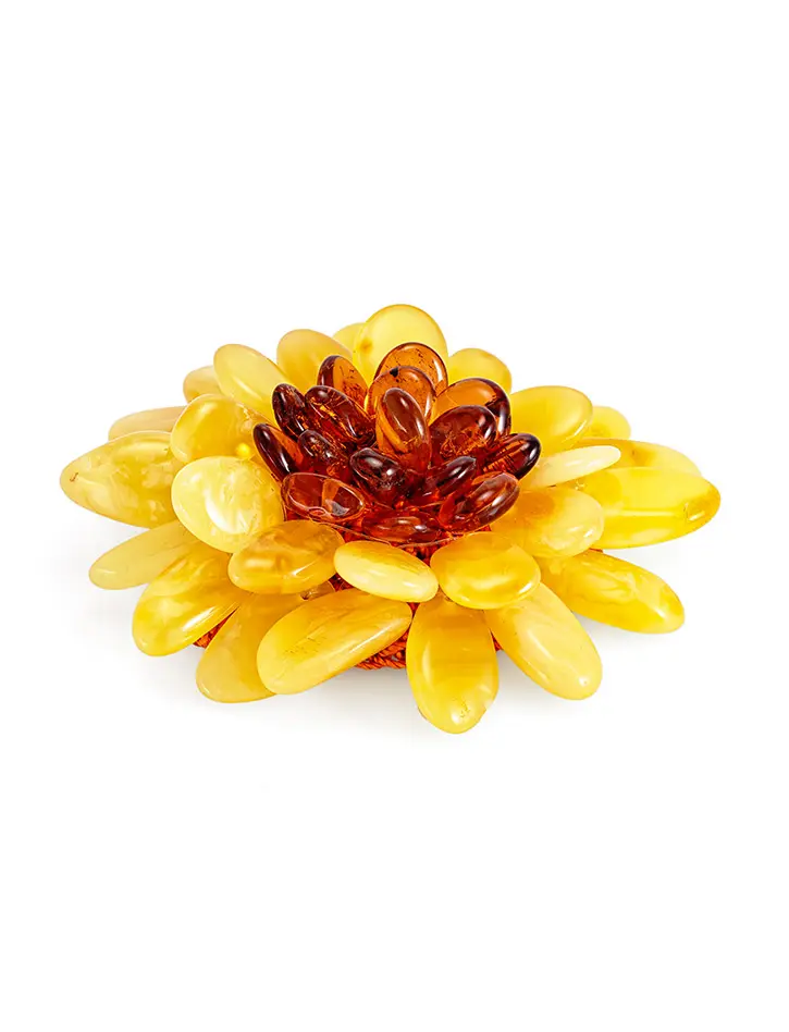картинка Объёмная брошь-кулон из цельного янтаря разных цветов «Хризантема» в онлайн магазине