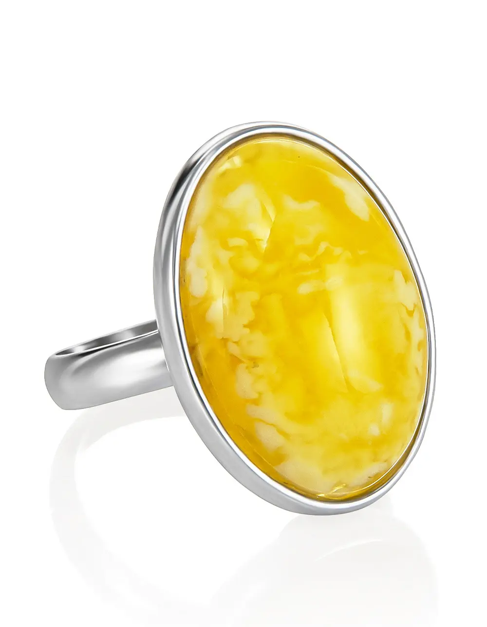 картинка Эффектное кольцо «Глянец» из натурального янтаря медового цвета в онлайн магазине
