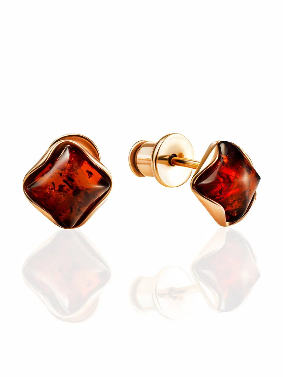 картинка Небольшие позолоченные пусеты с коньячным янтарём «Квадрат» в онлайн магазине