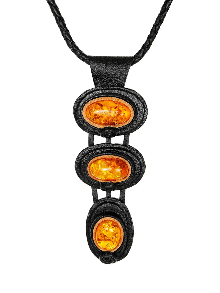 картинка Эффектное ожерелье из кожи и текстурного янтаря с длинной подвеской «Амазонка» в онлайн магазине