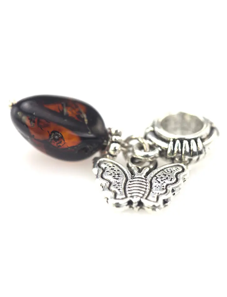 картинка Подвеска-шарм для европейского браслета с натуральным балтийским вишнёвым янтарём «Бабочка» в онлайн магазине