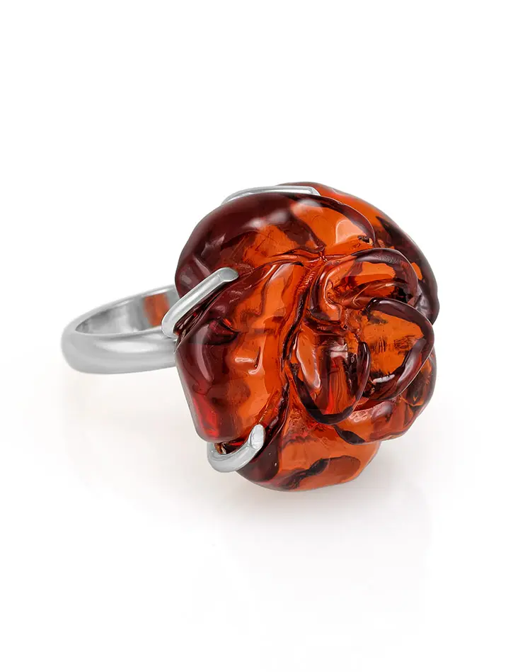 картинка Серебряное кольцо с крупной резной вставкой натурального янтаря «Роза чайная» в онлайн магазине