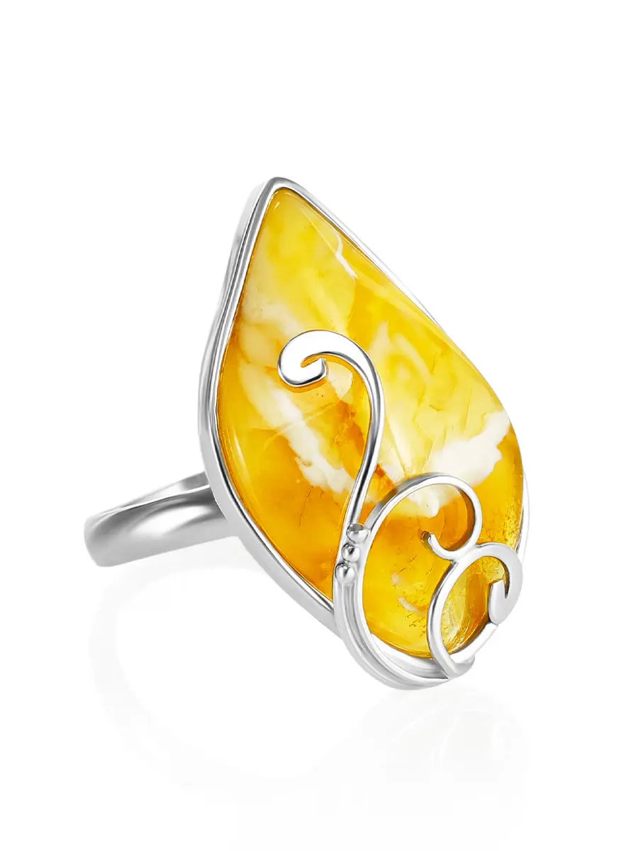 картинка Нежное серебряное кольцо с натуральным балтийским янтарём медового цвета «Риальто» в онлайн магазине