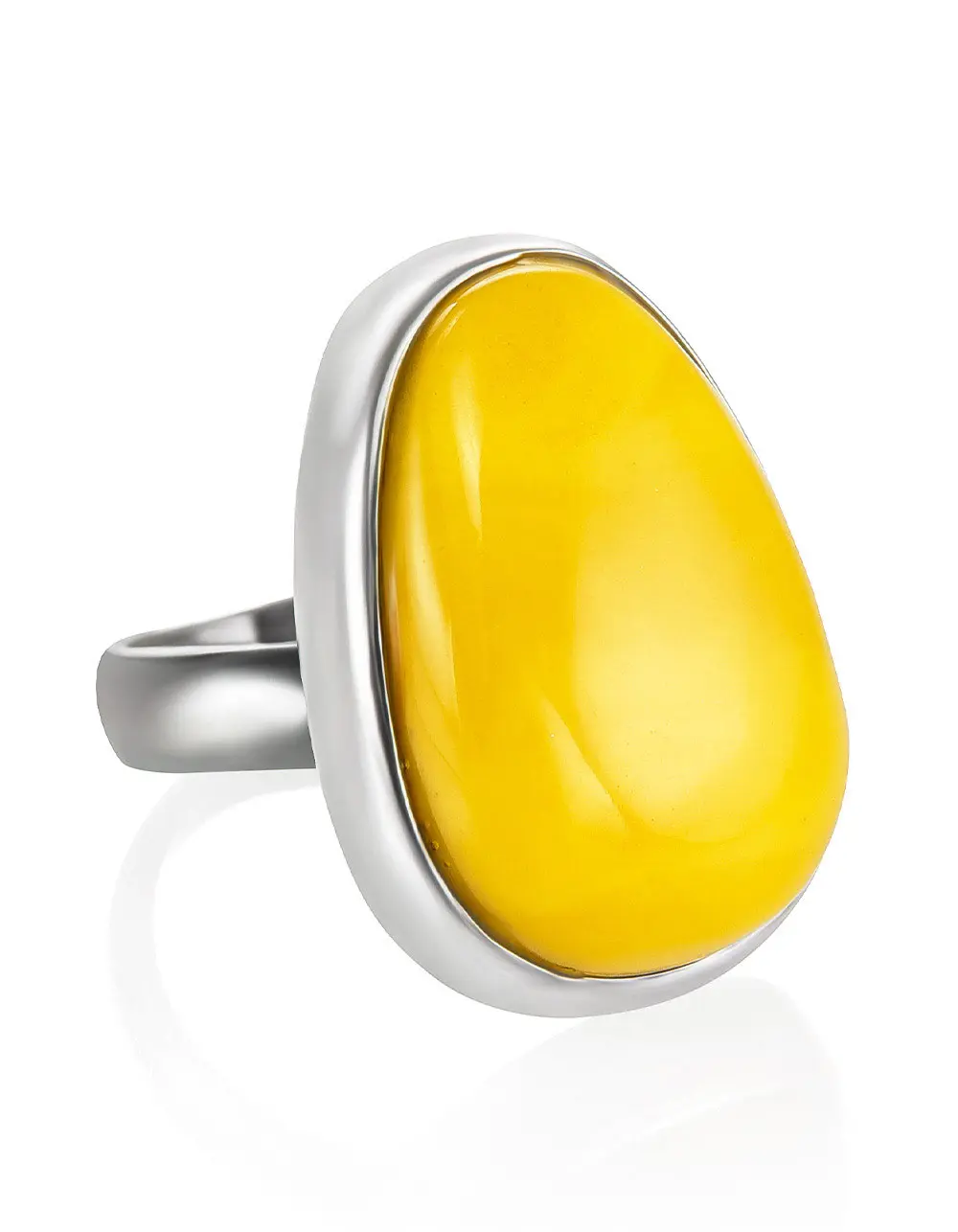 картинка Кольцо «Глянец» со вставкой из медового янтаря в форме капли в онлайн магазине