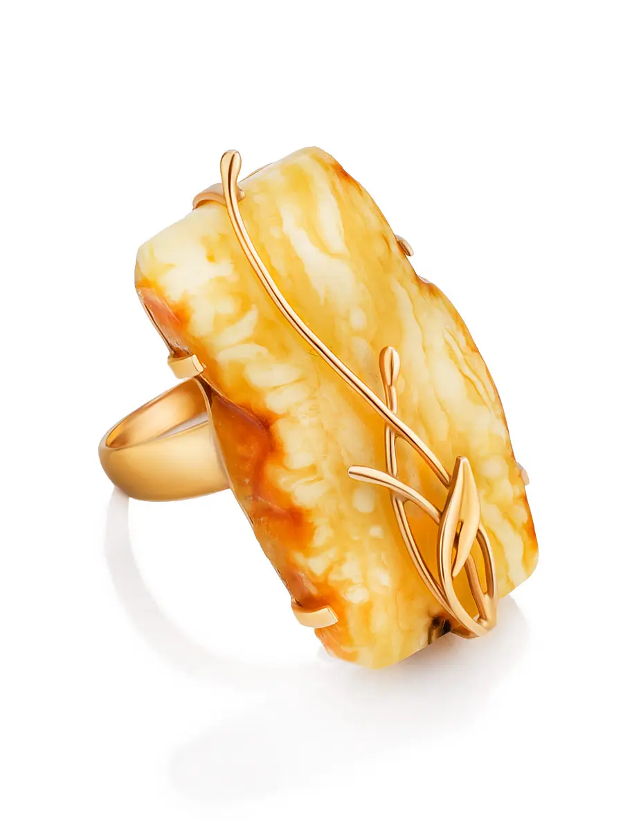 картинка Изысканное кольцо из золота с натуральным пейзажным янтарём «Версаль» в онлайн магазине