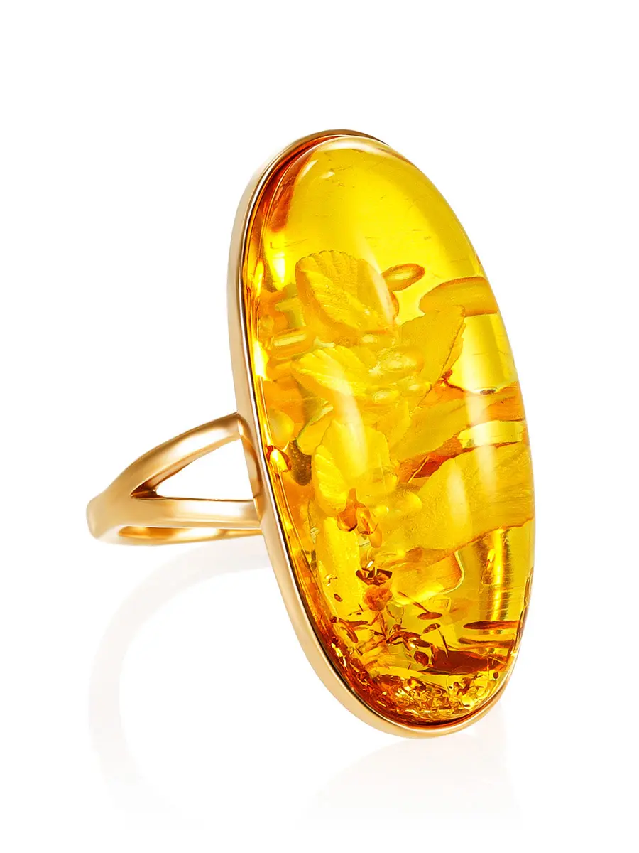картинка Эффектное удлинённое кольцо «Элинор» с натуральным янтарём с резьбой-инталией в онлайн магазине