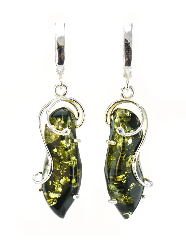 картинка Нарядные удлиненные серьги из серебра с искрящимся зеленым янтарем «Риальто» в онлайн магазине