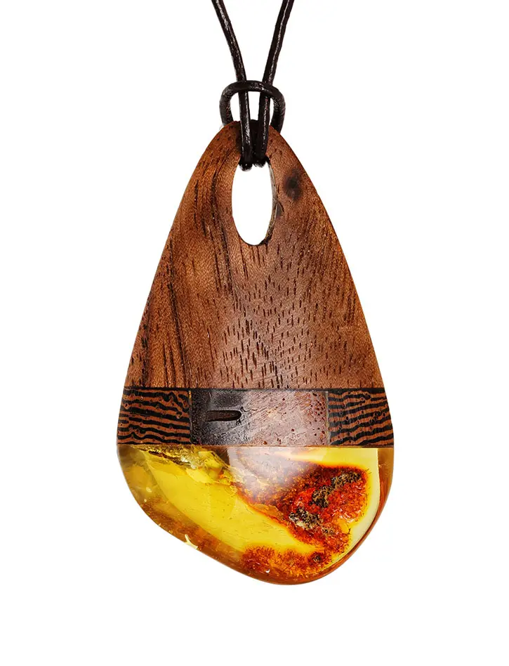 картинка Стильная подвеска из дерева и натурального балтийского янтаря «Индонезия» в онлайн магазине