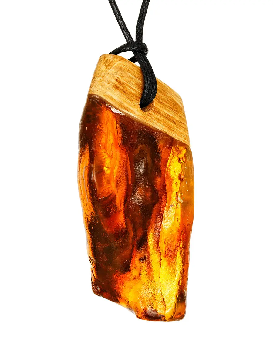картинка Оригинальная подвеска «Индонезия» из натурального янтаря и дерева в онлайн магазине