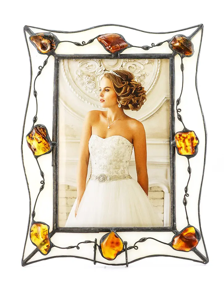 картинка Рамка для фотографии формата 10х15 с натуральным янтарем «Витраж» в онлайн магазине