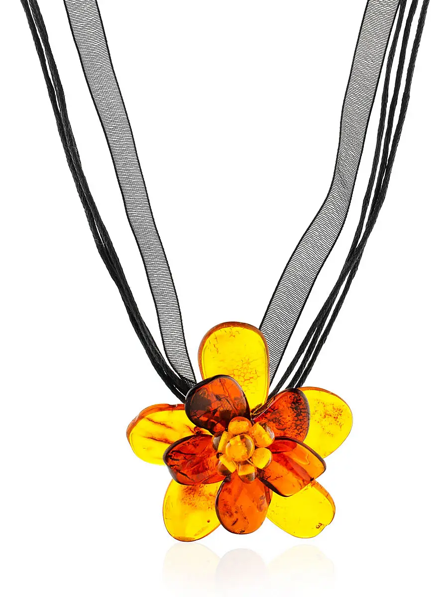 картинка Чокер с объёмным цветком из натурального янтаря «Шиповник» в онлайн магазине