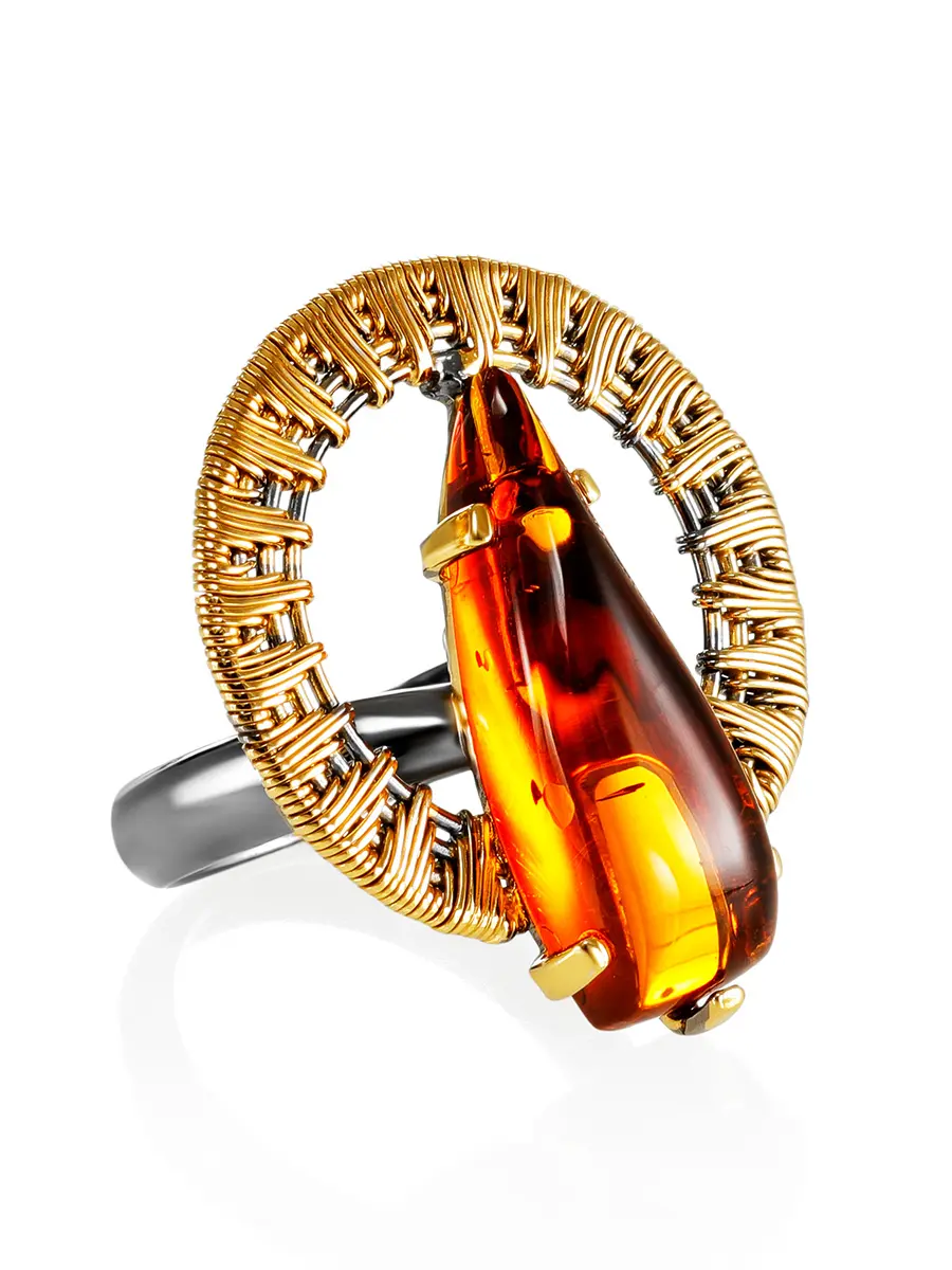 картинка Роскошное кольцо из коньячного янтаря в серебре с позолотой «Версаль» в онлайн магазине