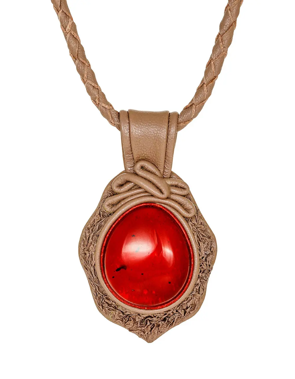 картинка Колье из кожи «Амазонка» с красным янтарём  в онлайн магазине