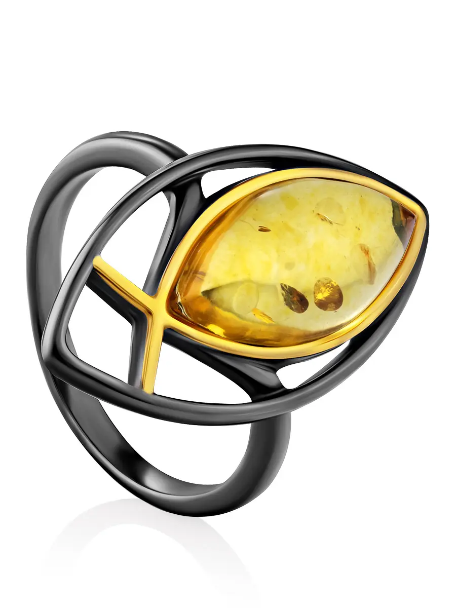 картинка Ажурное кольцо из чернёного серебра с золочением и янтаря «Рыбка» в онлайн магазине