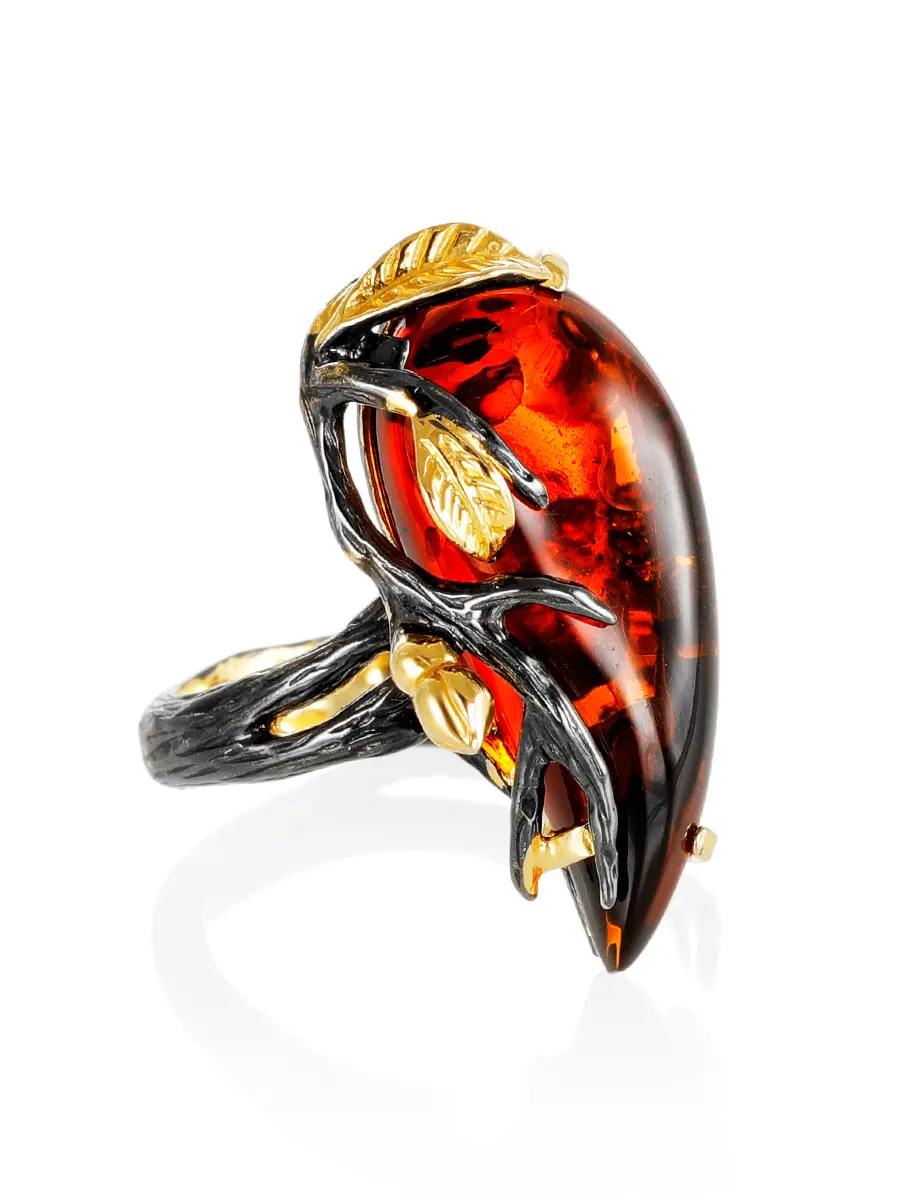 картинка Необычное яркое кольцо из натурального янтаря в серебре с позолотой «Версаль» в онлайн магазине