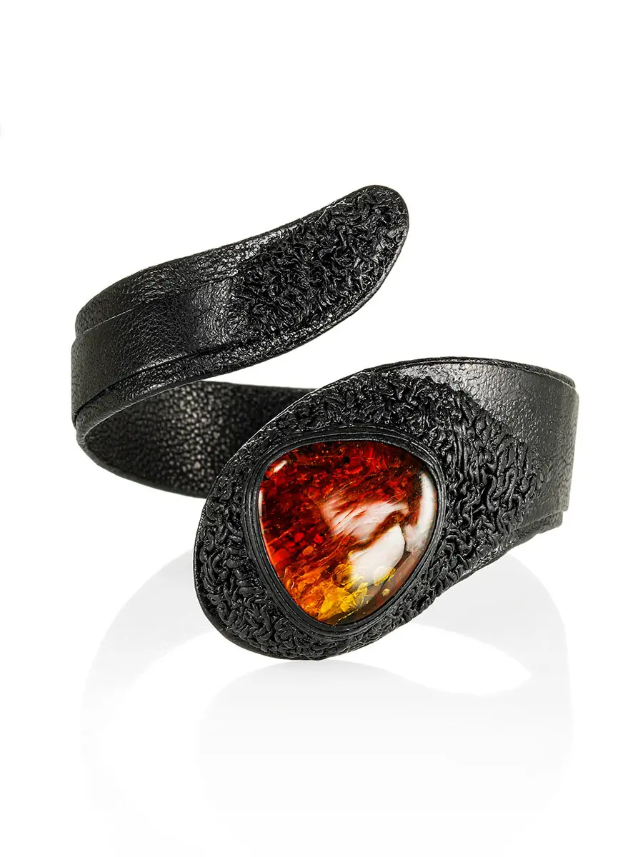 картинка Разъемный браслет из натуральной кожи с крупным янтарём «Змейка» в онлайн магазине