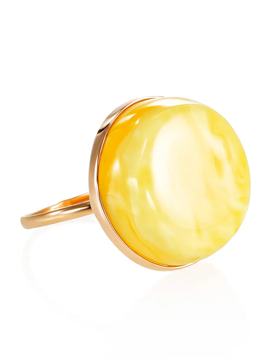 картинка Стильное и элегантное кольцо из золота и пейзажного янтаря в онлайн магазине