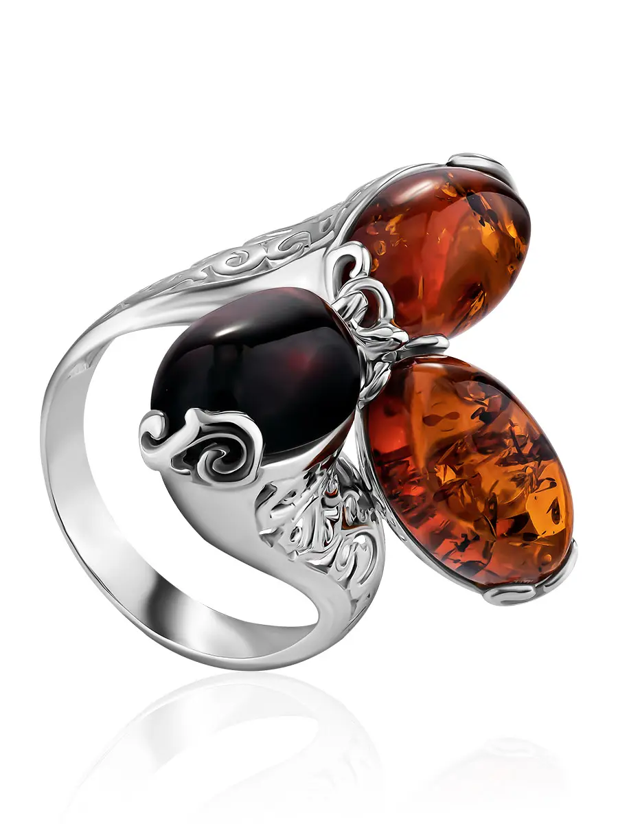 картинка Крупное ажурное кольцо из серебра и натурального янтаря двух цветов «Касабланка» в онлайн магазине