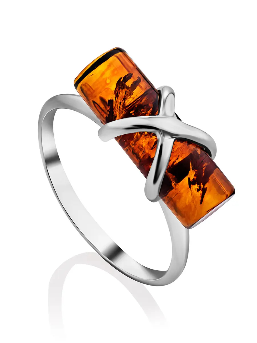 картинка Оригинальное кольцо из серебра и натурального коньячного янтаря «Скандинавия» в онлайн магазине