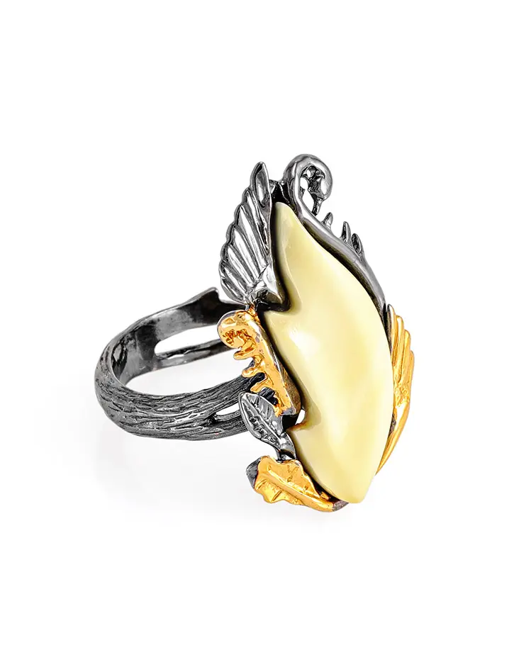 картинка Оригинальное кольцо из серебра с натуральным молочным янтарём «Канада» в онлайн магазине