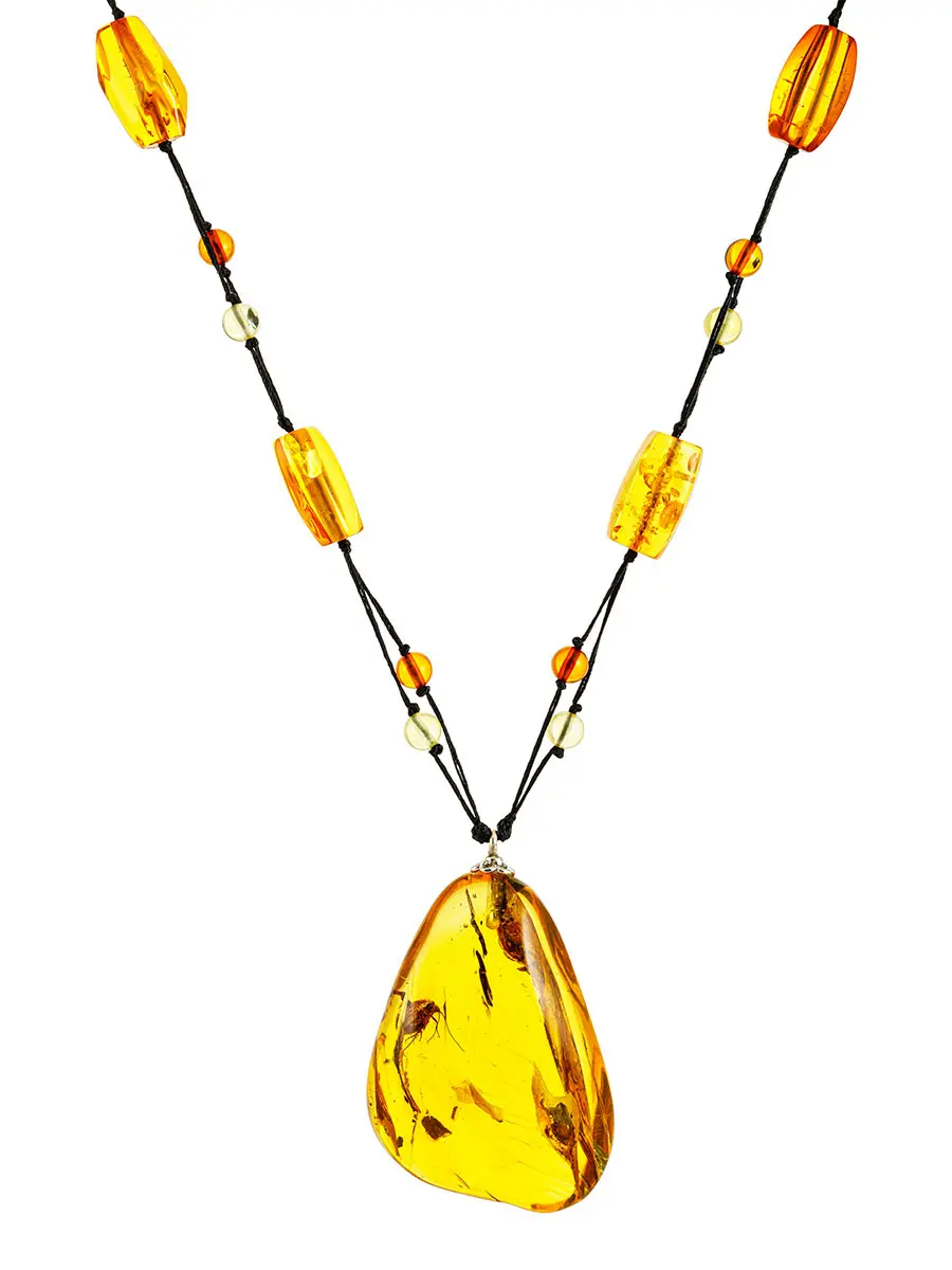 картинка Ожерелье в этническом стиле из натурального балтийского янтаря с крупным инклюзом «Мадагаскар» в онлайн магазине