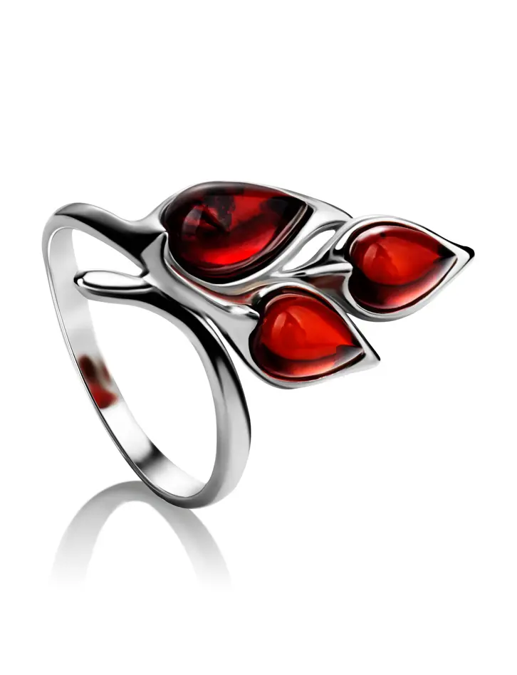 картинка Изящное серебряное кольцо с вставками из натурального вишневого янтаря «Флора» в онлайн магазине