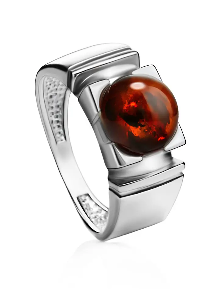 картинка Стильное серебряное кольцо с круглой вставкой из натурального янтаря вишневого цвета «Рондо» в онлайн магазине