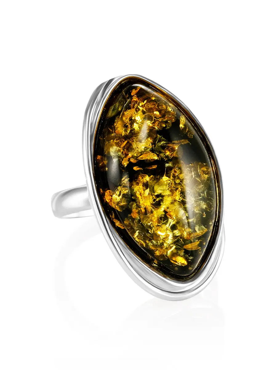 картинка Красивое кольцо из натурального искрящегося янтаря зеленого цвета в изящном обрамлении «Лагуна» в онлайн магазине