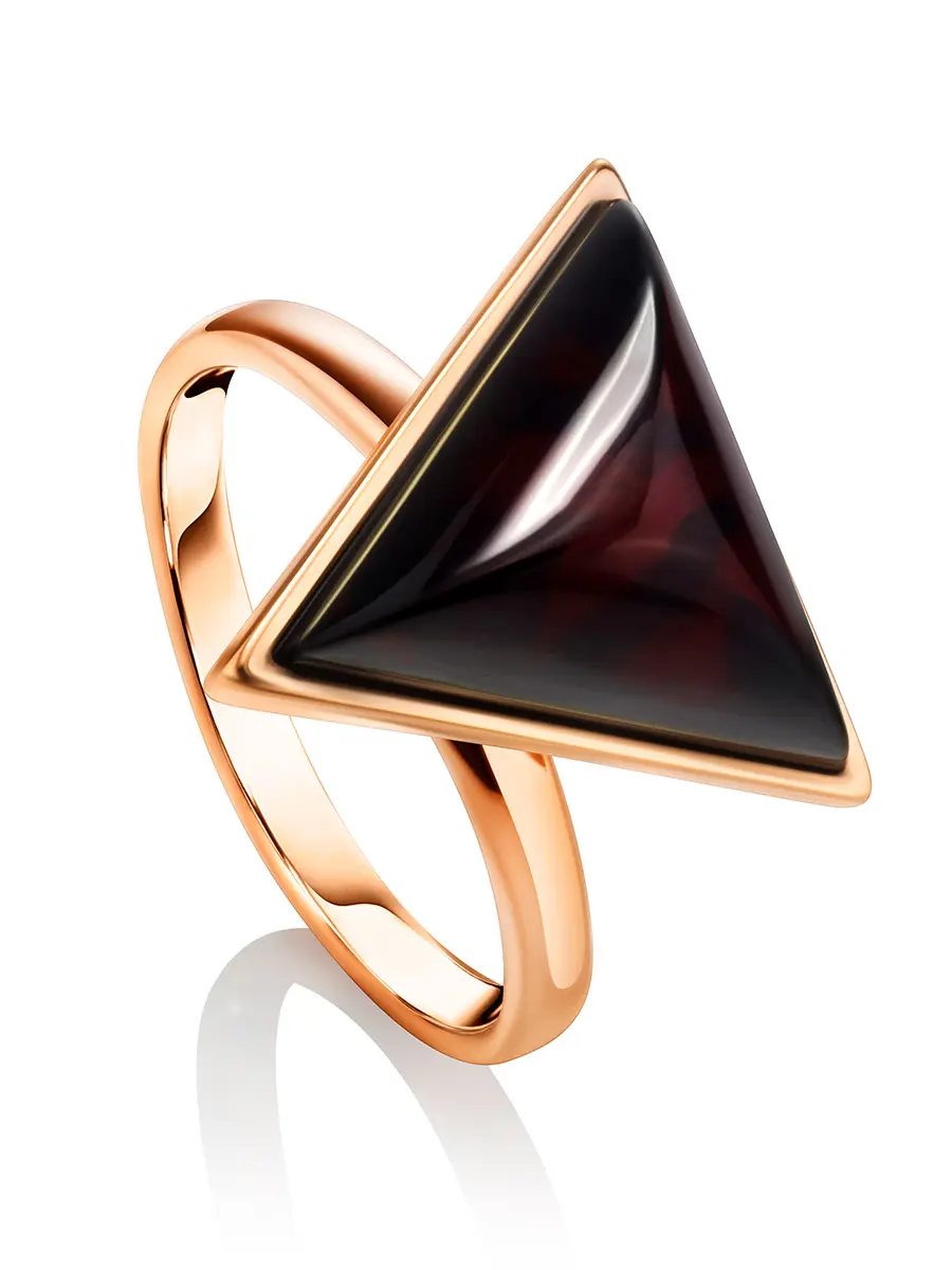 картинка Кольцо в геометрическом дизайне «Монблан» из вишнёвого янтаря в онлайн магазине