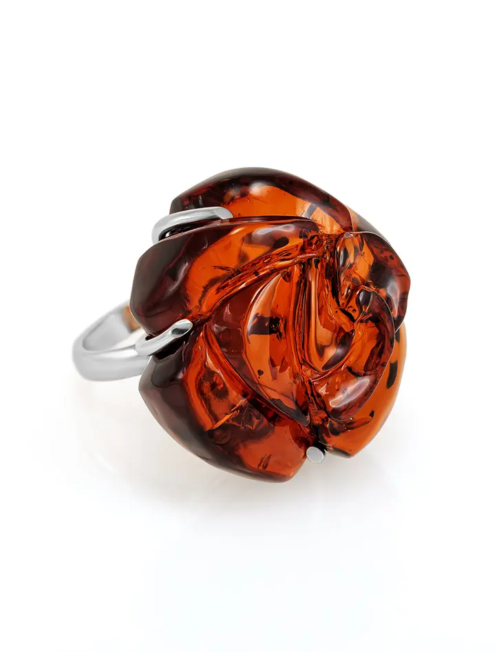 картинка Роскошное кольцо с крупной резной вставкой из натурального янтаря «Роза» в онлайн магазине