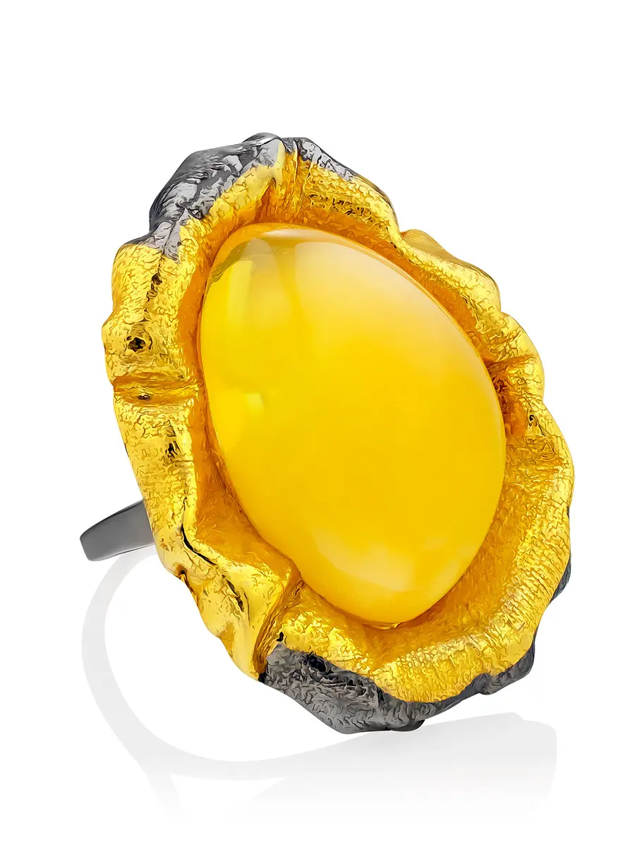 картинка Коктейльное кольцо «Версаль» с натуральным медовым янтарём в онлайн магазине