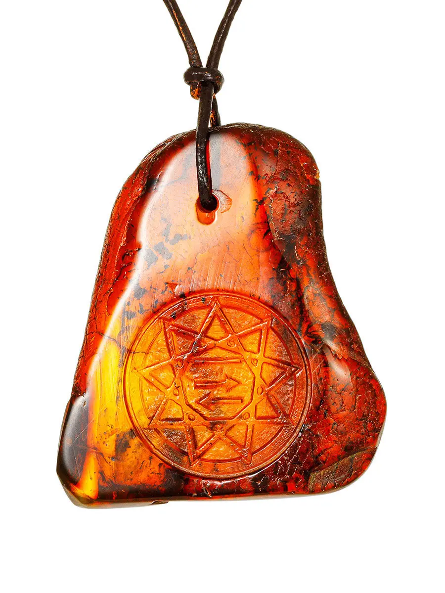 картинка Резной янтарный кулон-талисман «Чертог Бусла» в онлайн магазине