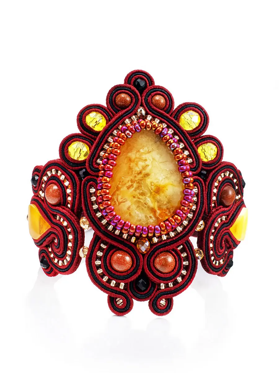 картинка Нарядный плетёный браслет, украшенный натуральным цельным янтарём и кристаллами «Индия» в онлайн магазине