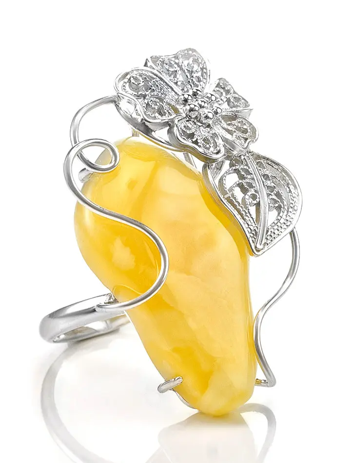 картинка Изумительное кольцо из серебра с натуральным медовым янтарём «Филигрань» в онлайн магазине
