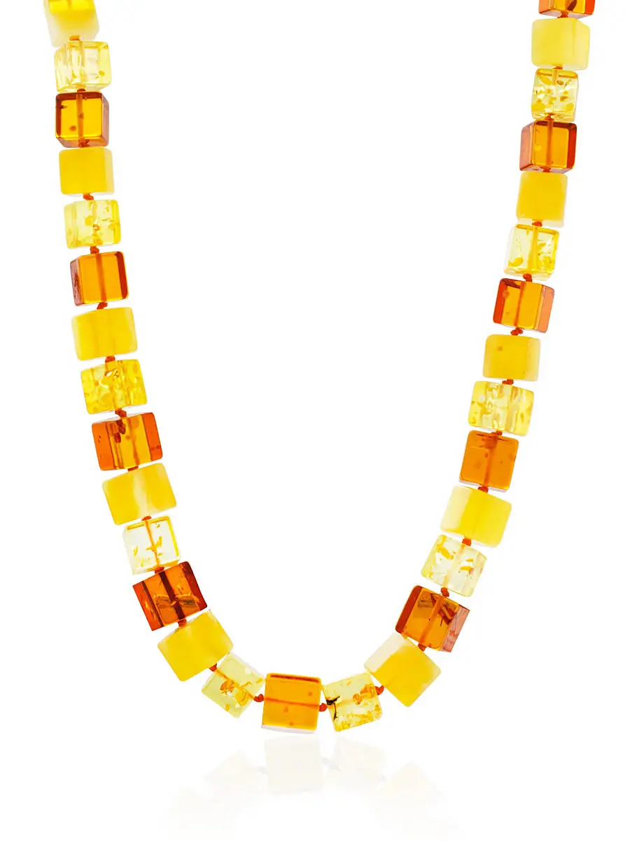 картинка Необычное янтарное ожерелье из бусин-кубиков «Рафинад» в онлайн магазине