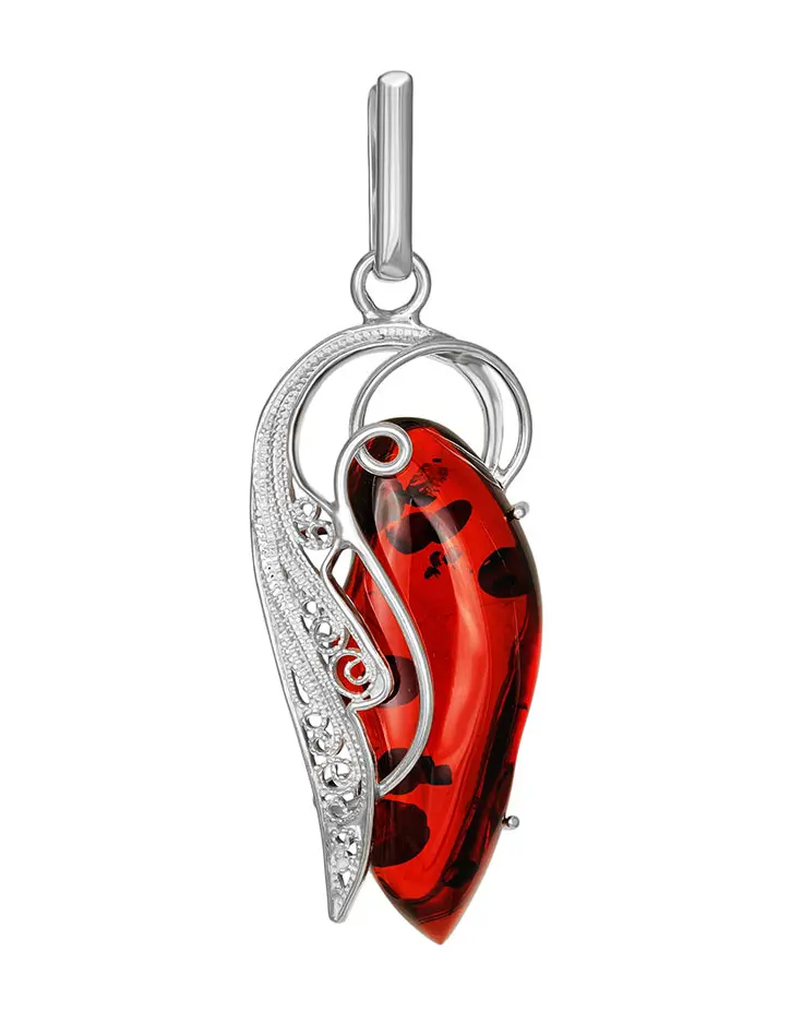 картинка Крупная подвеска из натурального янтаря вишнёвого цвета в серебре «Крылышко» в онлайн магазине