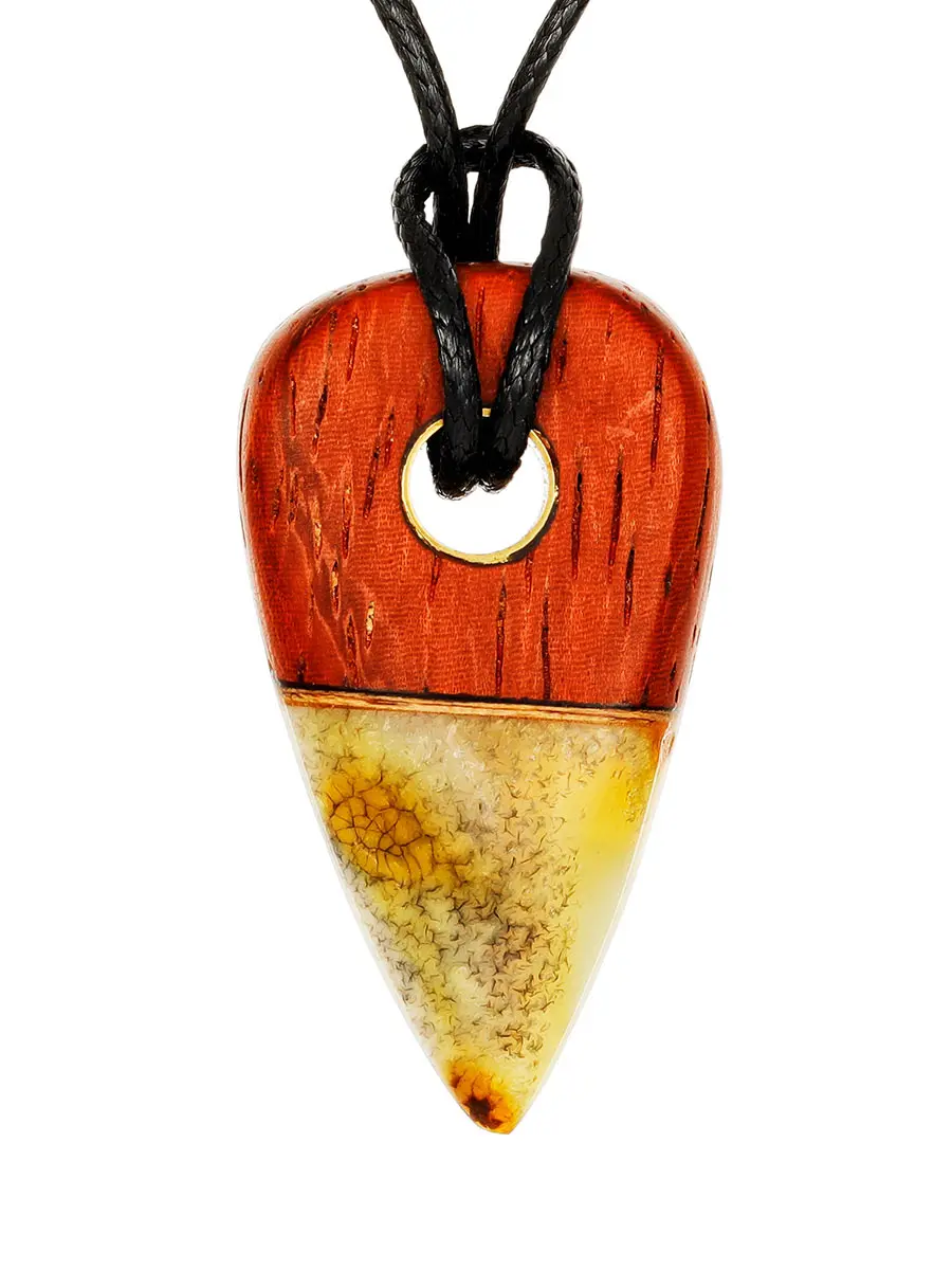 картинка Оригинальный небольшой кулон в форме клыка из дерева, натурального балтийского янтаря и латуни «Индонезия» в онлайн магазине