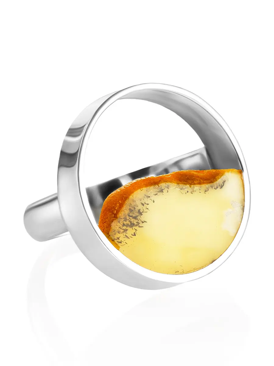 картинка Оригинальное кольцо «Самум» из серебра и натурального балтийского янтаря в онлайн магазине