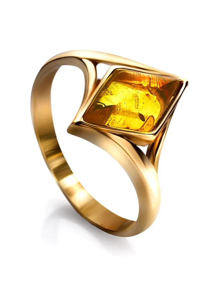 картинка Лёгкое кольцо из позолоченного серебра с натуральным лимонным янтарём «Коломбина» в онлайн магазине