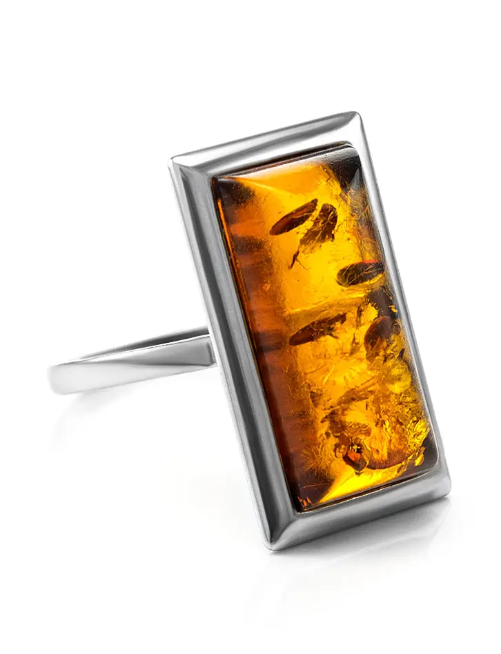 картинка Крупное кольцо прямоугольной формы «Челси» с коньячным янтарём в онлайн магазине