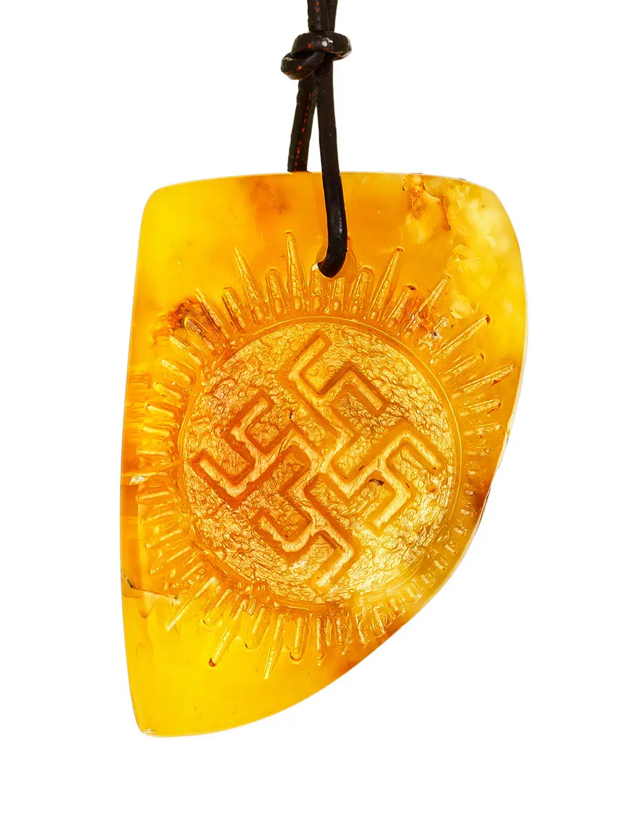 картинка Подвеска-оберег «Цветок Папоротника» из натурального янтаря с резьбой в онлайн магазине