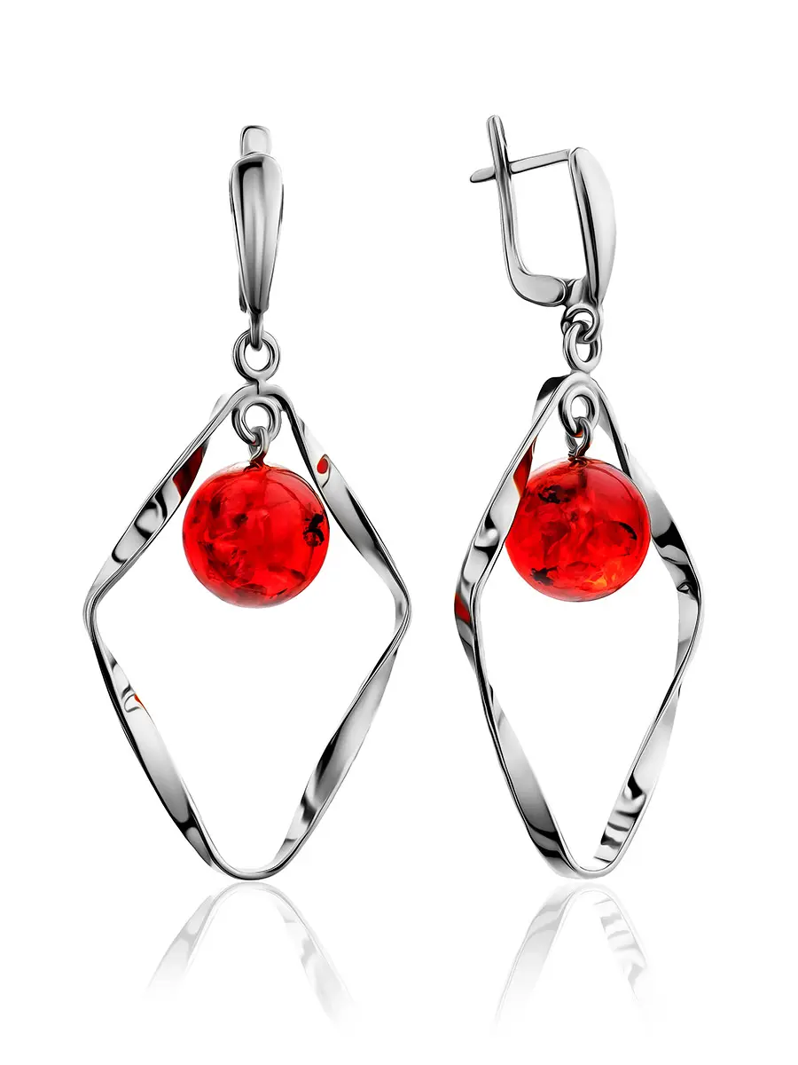 картинка Серьги-подвески из серебра с ярко-красным янтарём «Рапсодия» в онлайн магазине