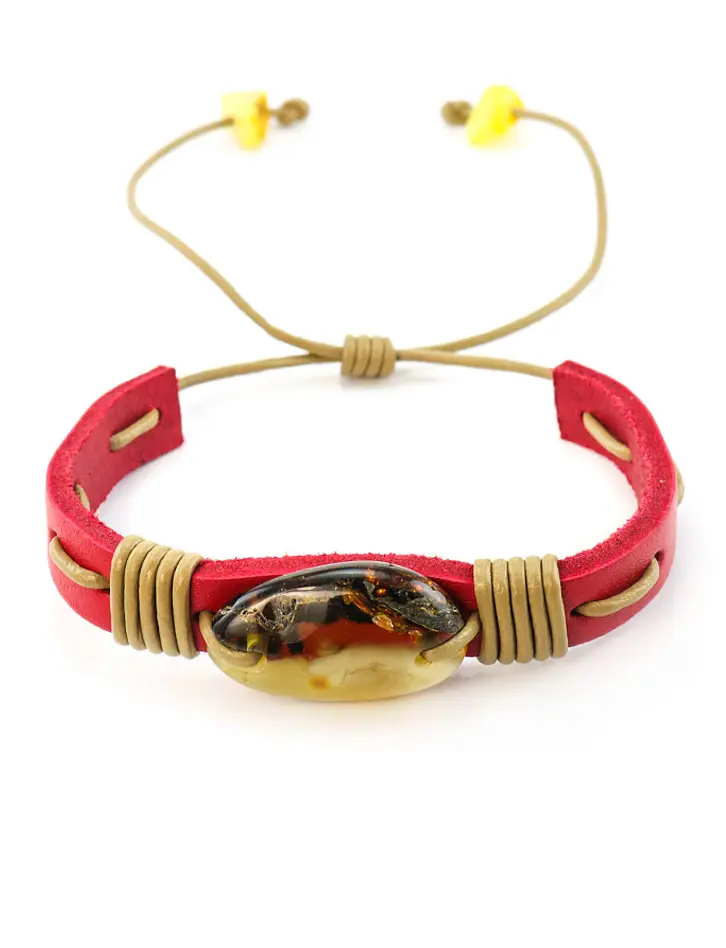 картинка Браслет из кожи красного цвета с уникальным двухцветным кусочком янтаря «Копакабана» в онлайн магазине