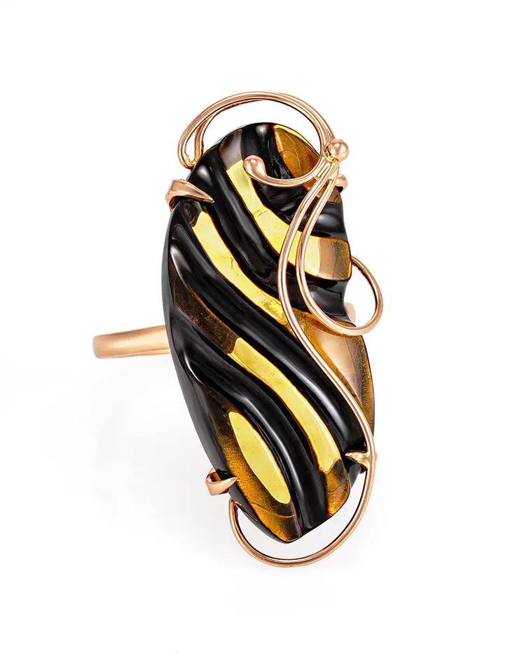 картинка Необычное кольцо из янтаря и золота 585 пробы «Электра» в онлайн магазине