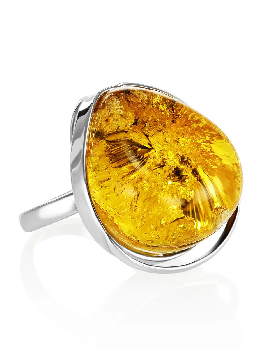 картинка Эксклюзивное кольцо с красивым текстурным янтарём в онлайн магазине
