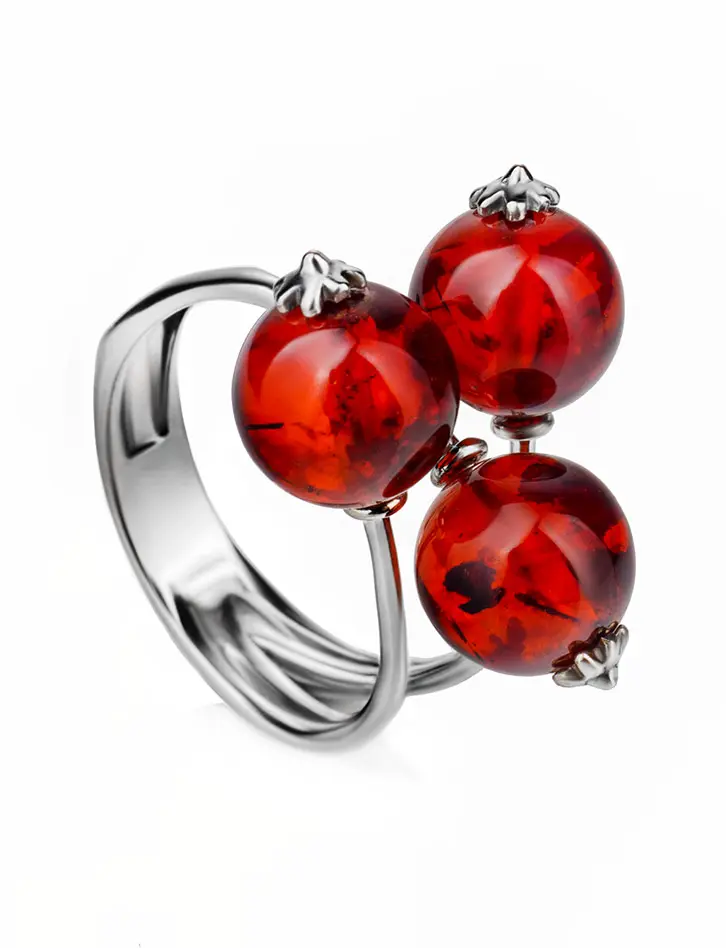 картинка Серебряное кольцо с натуральным балтийским янтарём вишнёвого цвета «Ганимед» в онлайн магазине