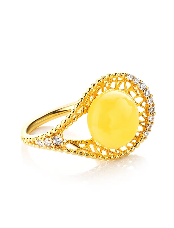 картинка Оригинальное кольцо из золочённого серебра с янтарём «Венера» в онлайн магазине