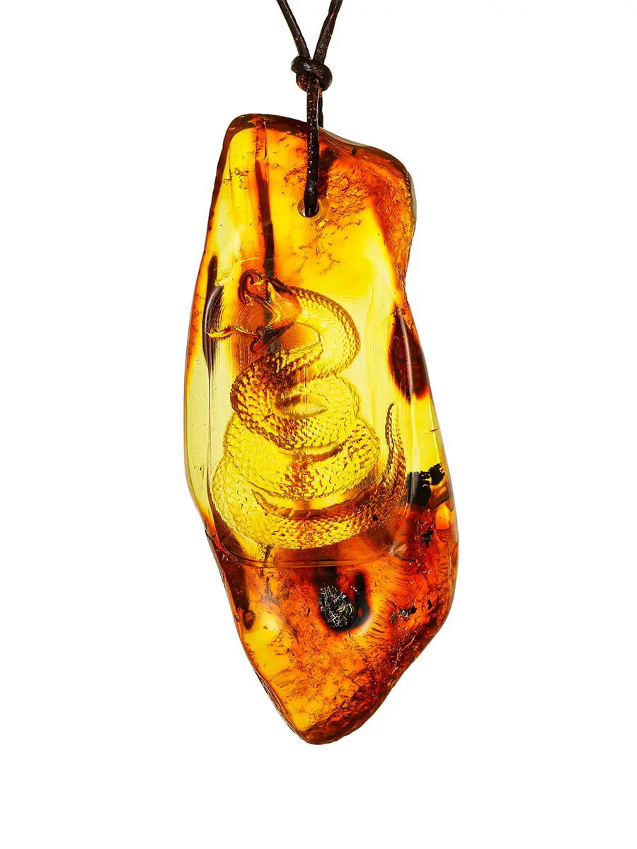 картинка Подвеска из цельного кусочка натурального янтаря с резьбой «Змея» в онлайн магазине