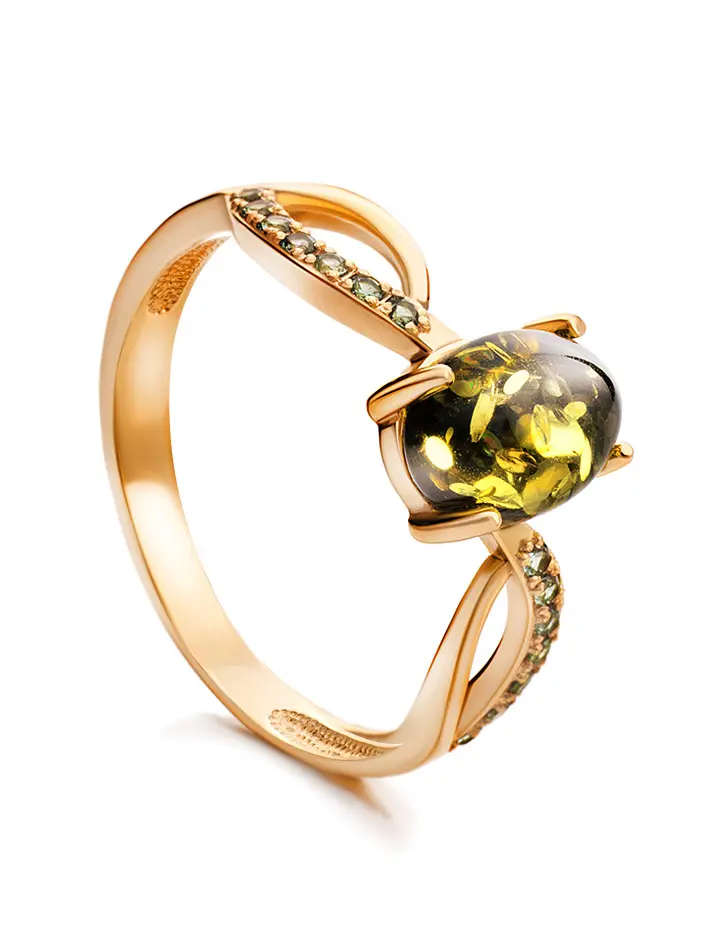 картинка Ажурное золотое кольцо «Ренессанс» с натуральным янтарём зелёного цвета в онлайн магазине