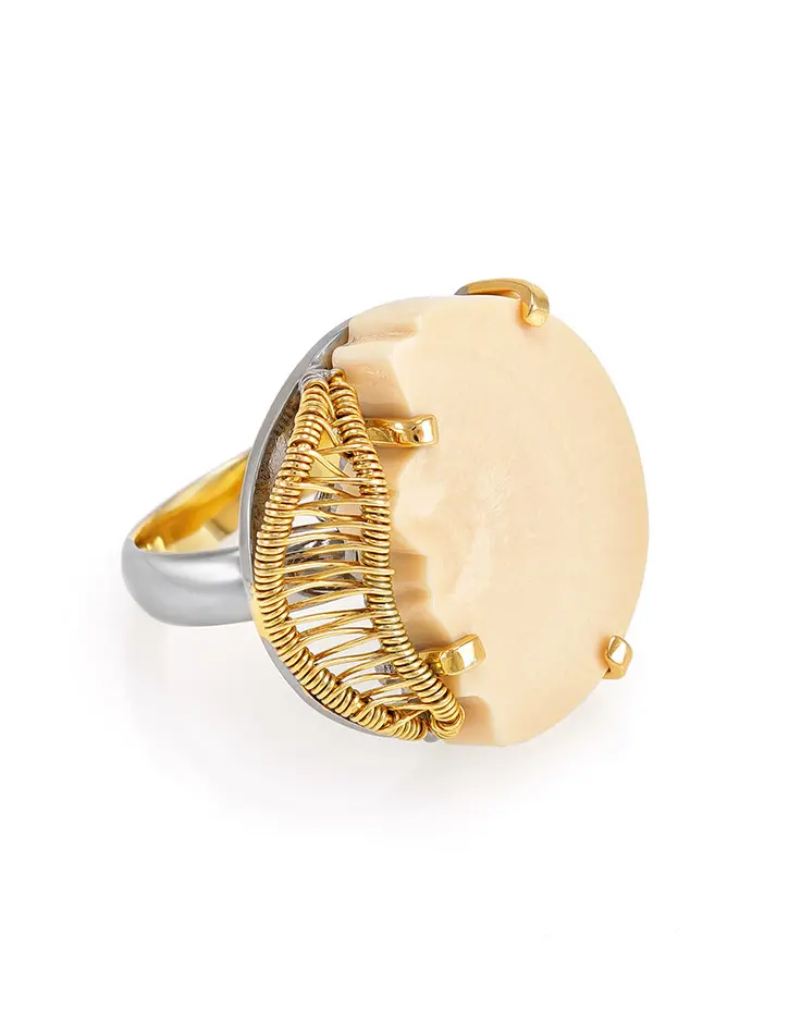 картинка Оригинальное кольцо из золочённого серебра со вставкой из бивня мамонта «Эра» в онлайн магазине